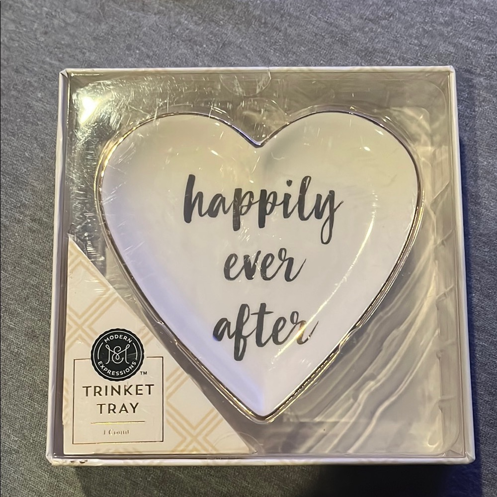 Heart-Shaped Trinket Tray - White and Gold
